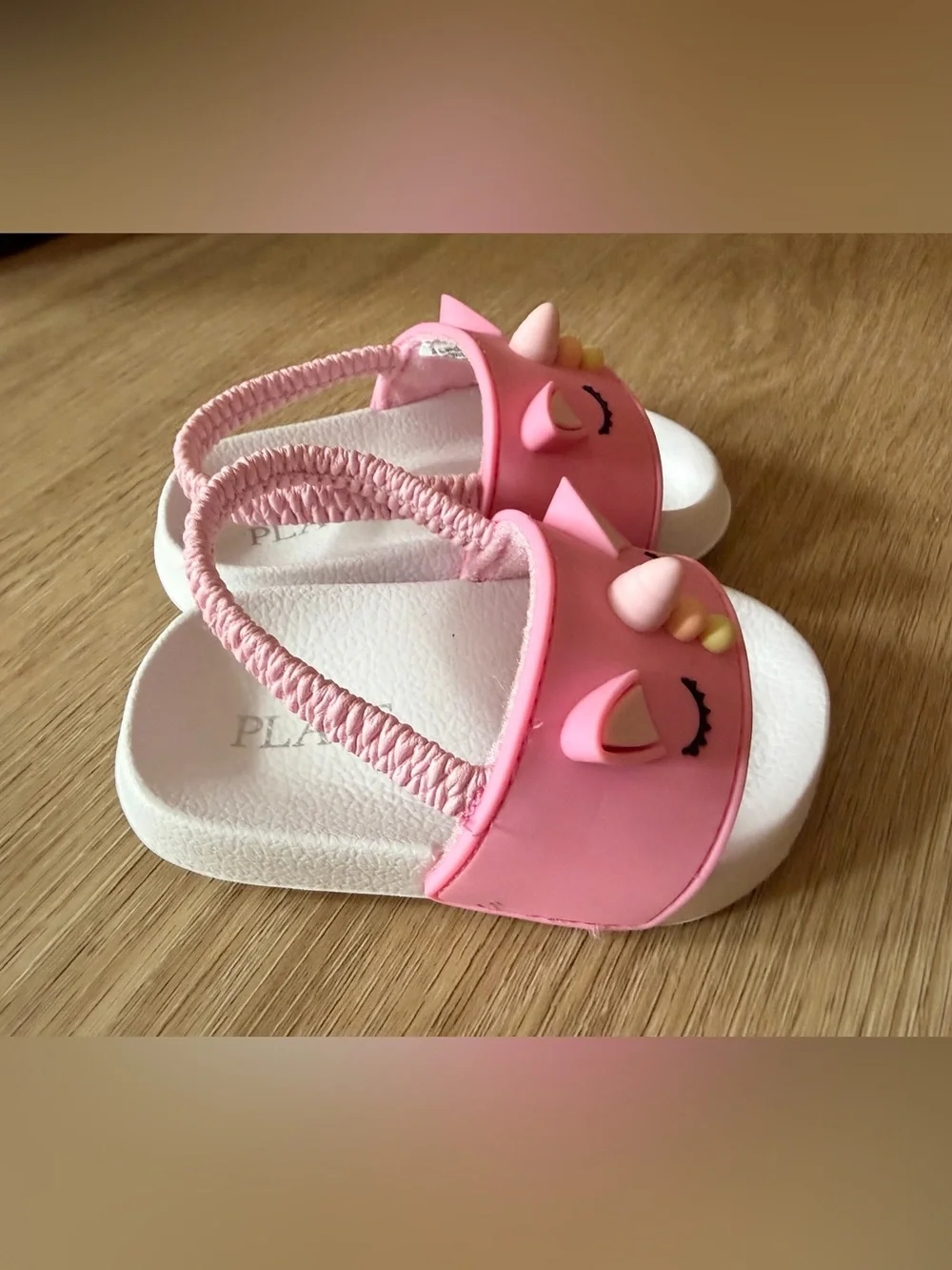 BUNDLE: six pairs of toddler size 4 shoes in great condition